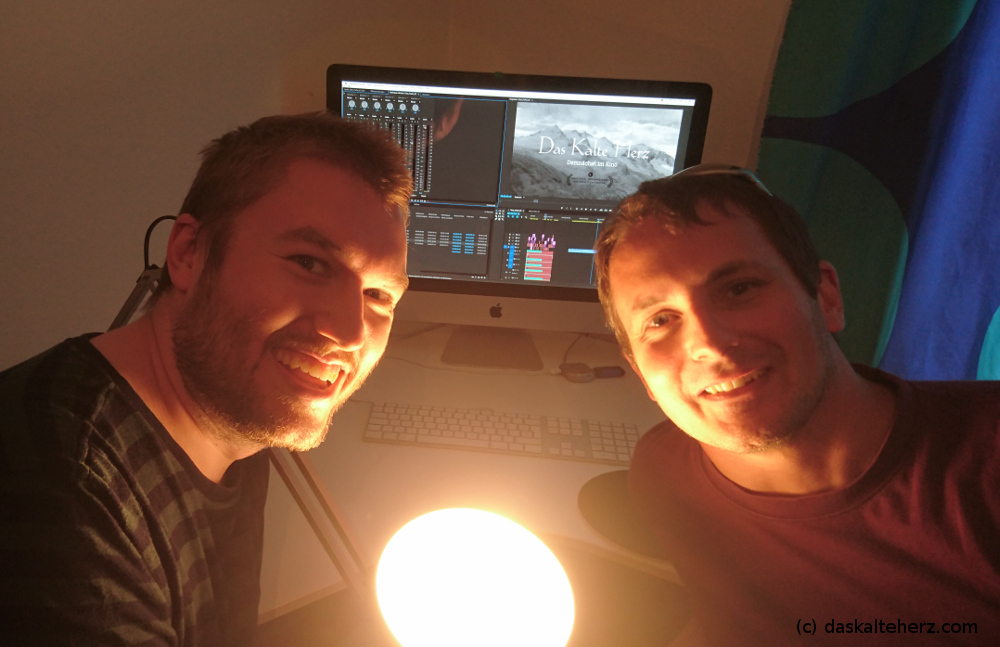 Die beiden Waldgeister Timo Schaub und Raff Fluri beim Schnitt des Trailers.