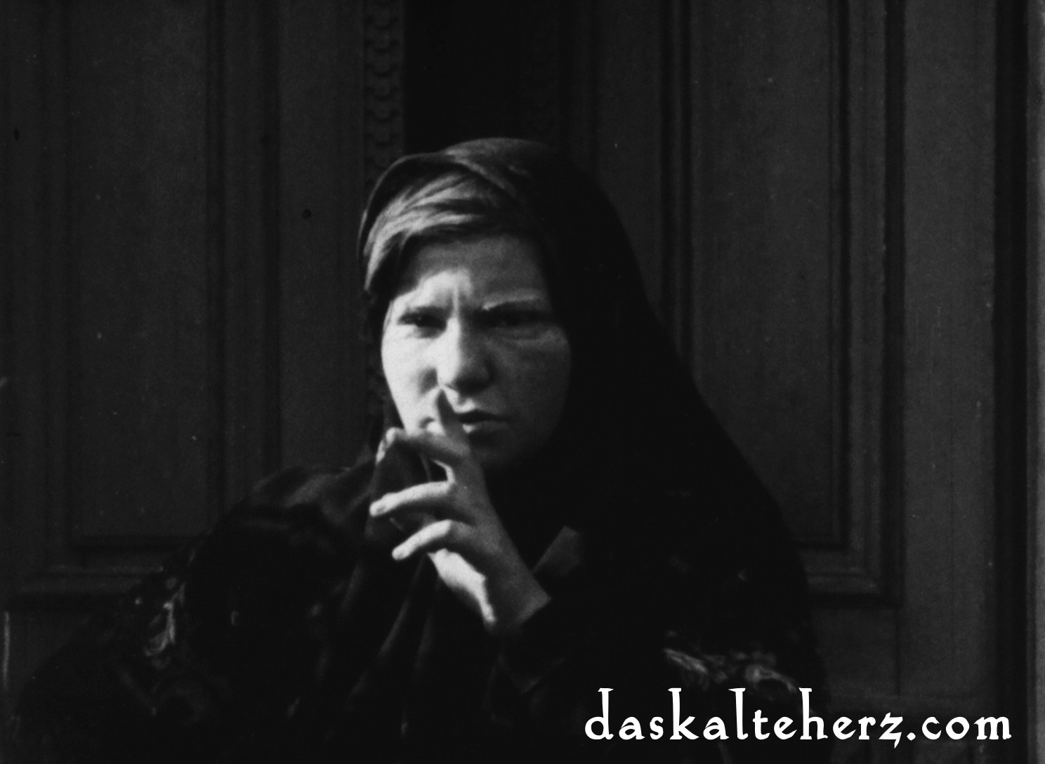 Pssst! Juana Sujo als Munk's Mutter in "Das Kalte Herz"